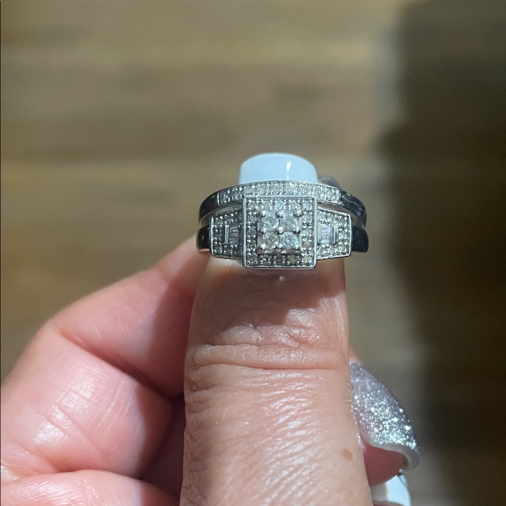 Elegant Silver Diamond Ring